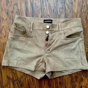 Express, Sz 4 Faux suede shorts.